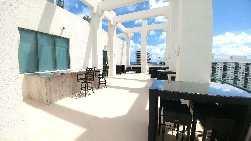The Casablanca On The Ocean West Tower Hotel Miami Beach Bagian luar foto