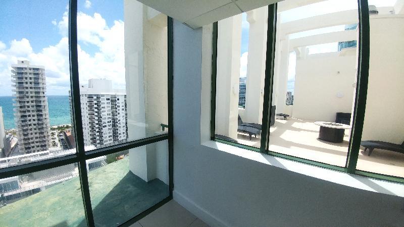 The Casablanca On The Ocean West Tower Hotel Miami Beach Bagian luar foto